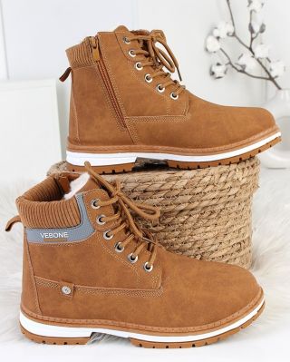 Ideální volba pro chladné dny! V těchto farmářkách si každý den užiješ naplno 🥰🤩 www.sboty.cz Kód: RS801-3TAN · · · · ·...