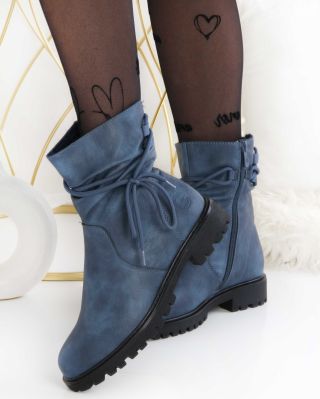 Neboj se barvy! 💙 Tyhle kozačky oživí každý outfit a přidají mu osobitý styl 💙 www.sboty.cz Kód: SG-916-6BL · · · · #Sboty...