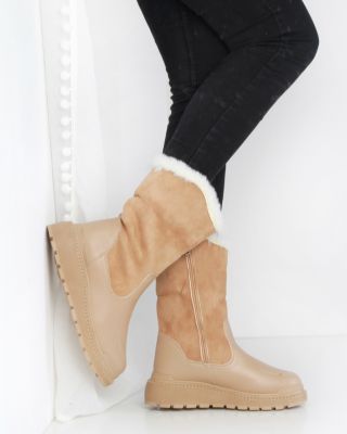 Do zimy s šarmem! 👢 Naše béžové nízké kozačky jsou teď na www.sboty.cz! Elegantní a pohodlné - ideální kombinace pro...