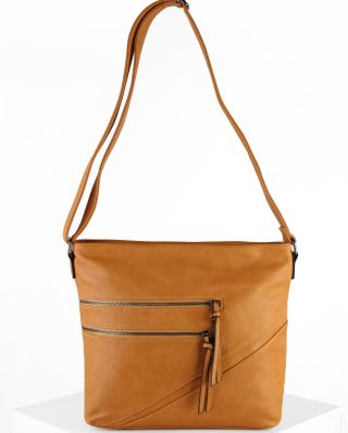 Která bude tvoje nová oblíbená? Na e-shopu najdeš čerstvou dávku krásných dámských kabelek! 👜💛 www.sboty.cz Kódy: D5763YE,...