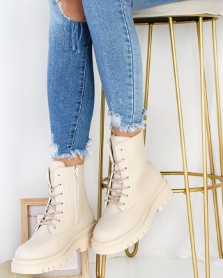 Béžové workery: nadčasový kousek, který tě provede celou sezónou. Praktické, odolné a nesmírně šik! 🌟 www.sboty.cz Kód:...