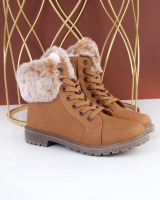 Mrkni na tyto farmářky s krásným kožíškem 😍😍 v několika barevných provedení 🤩 jen u nás na www.sboty.cz 👈 Kód: 3115-4CA ·...