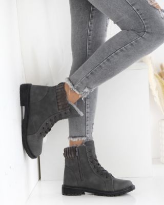 Praktické, ale pořád stylové 🤍 Zimní farmářky, které se hodí ke kabátu i bundě. www.sboty.cz Kód: 3208-2D.G · · · · #Sboty...