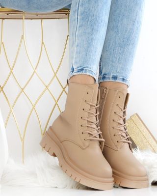 Béžová, která ladí se vším! 🤍 Kotníkové boty, které zaručí pohodlí a styl na každý den 🥰🥰😘 www.sboty.cz Kód: J2276KH · · ·...